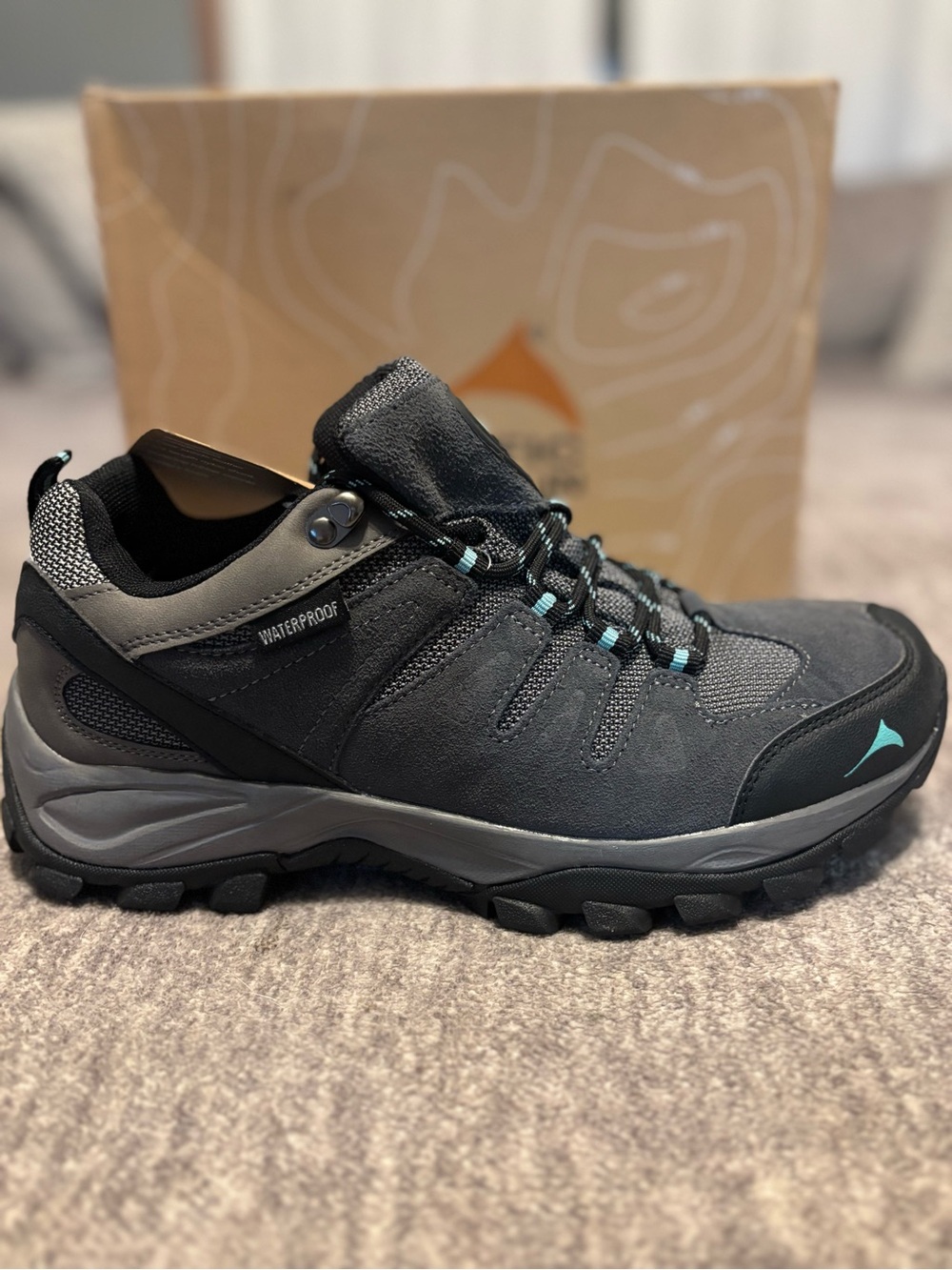 Pacific Mountain Women's Boulder Low (Charcoal/Mint) NWT 9.5